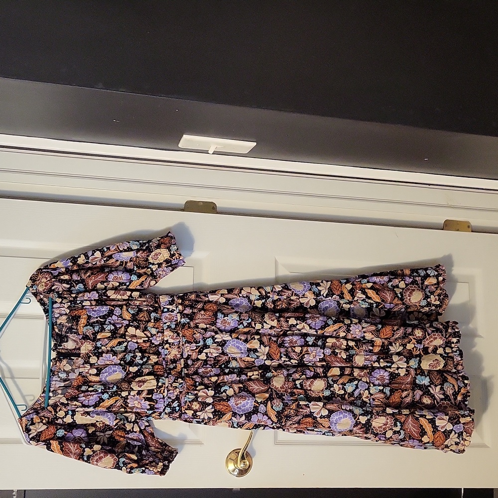 Adorable Ann Taylor floral maxi dress size 4P